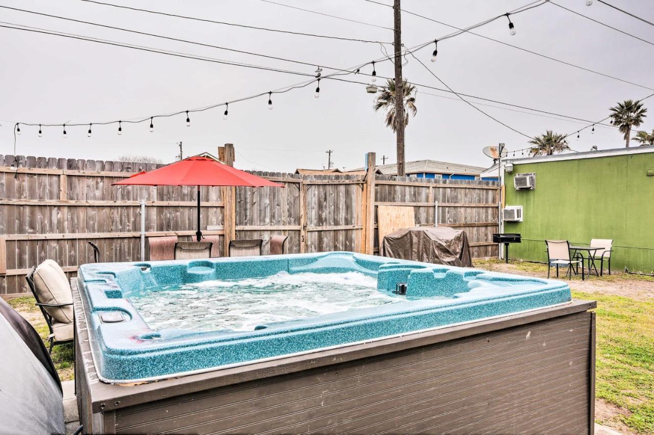 Walkable With Hot Tub Access