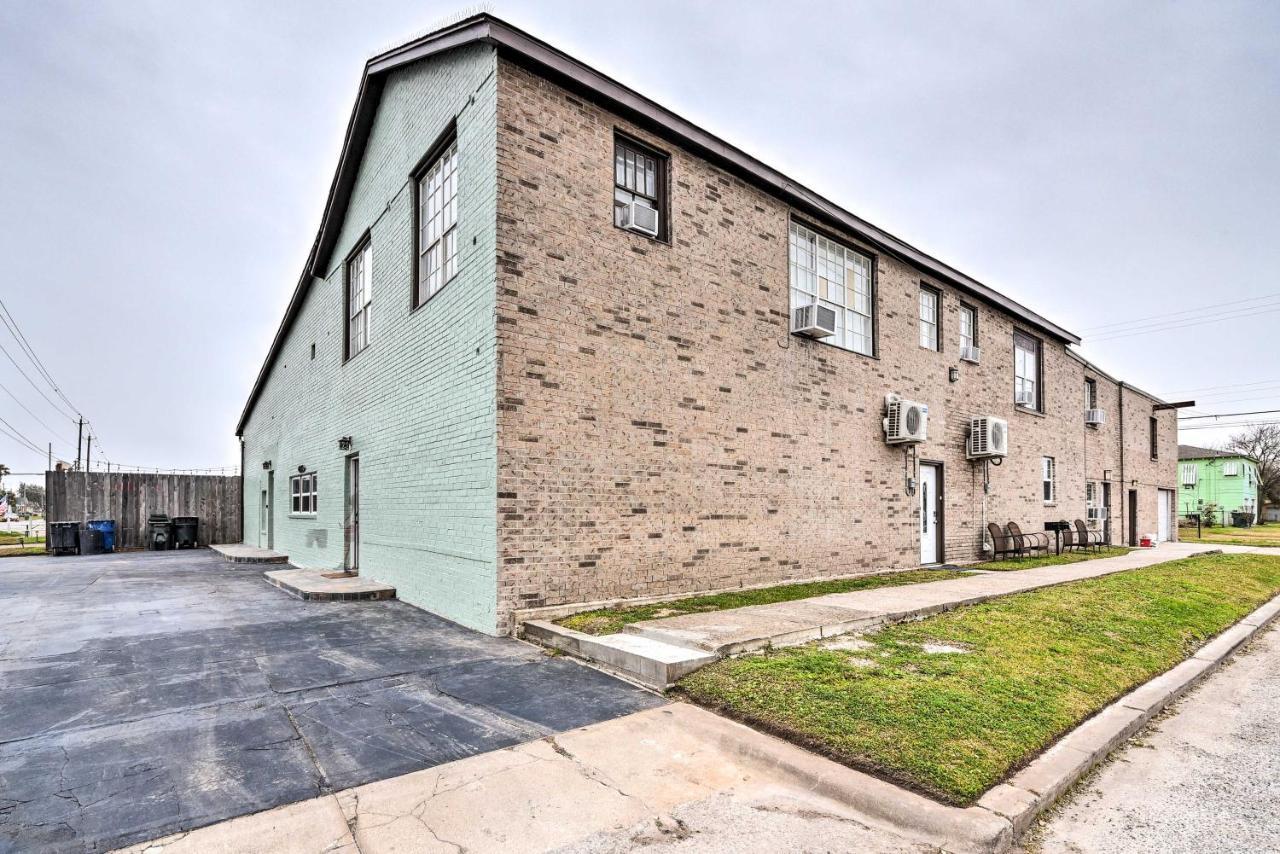 Walkable With Hot Tub Access