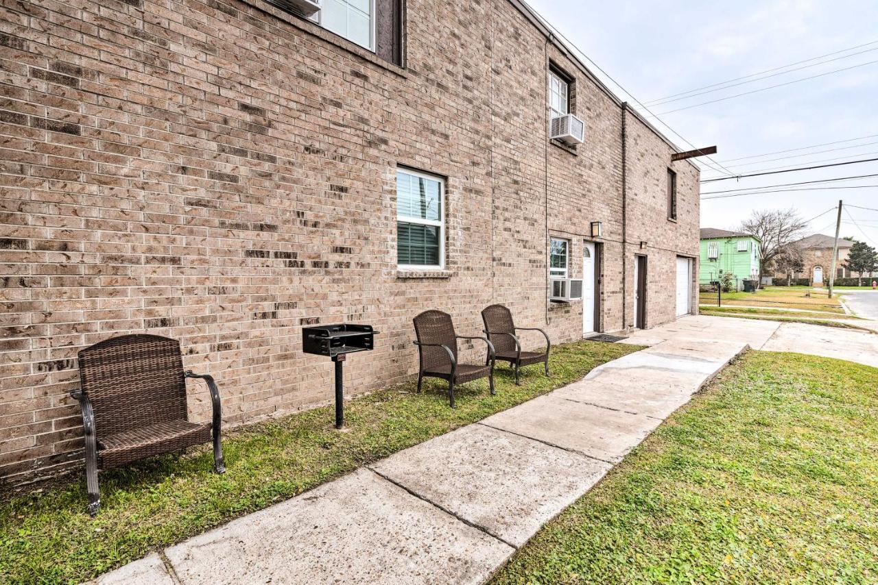 Walkable With Hot Tub Access Galveston