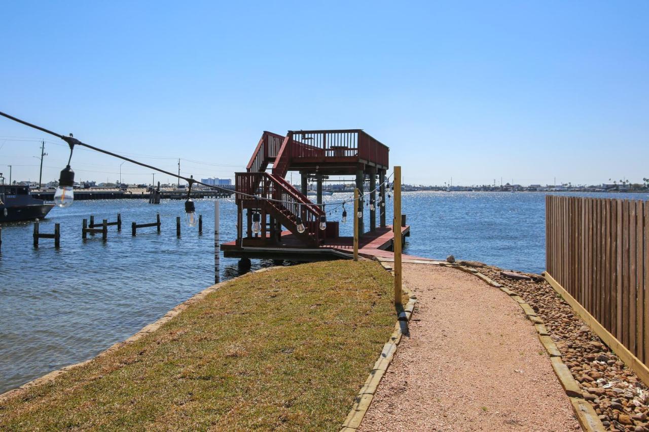 Pool Days And Dock Nights Holiday home Galveston