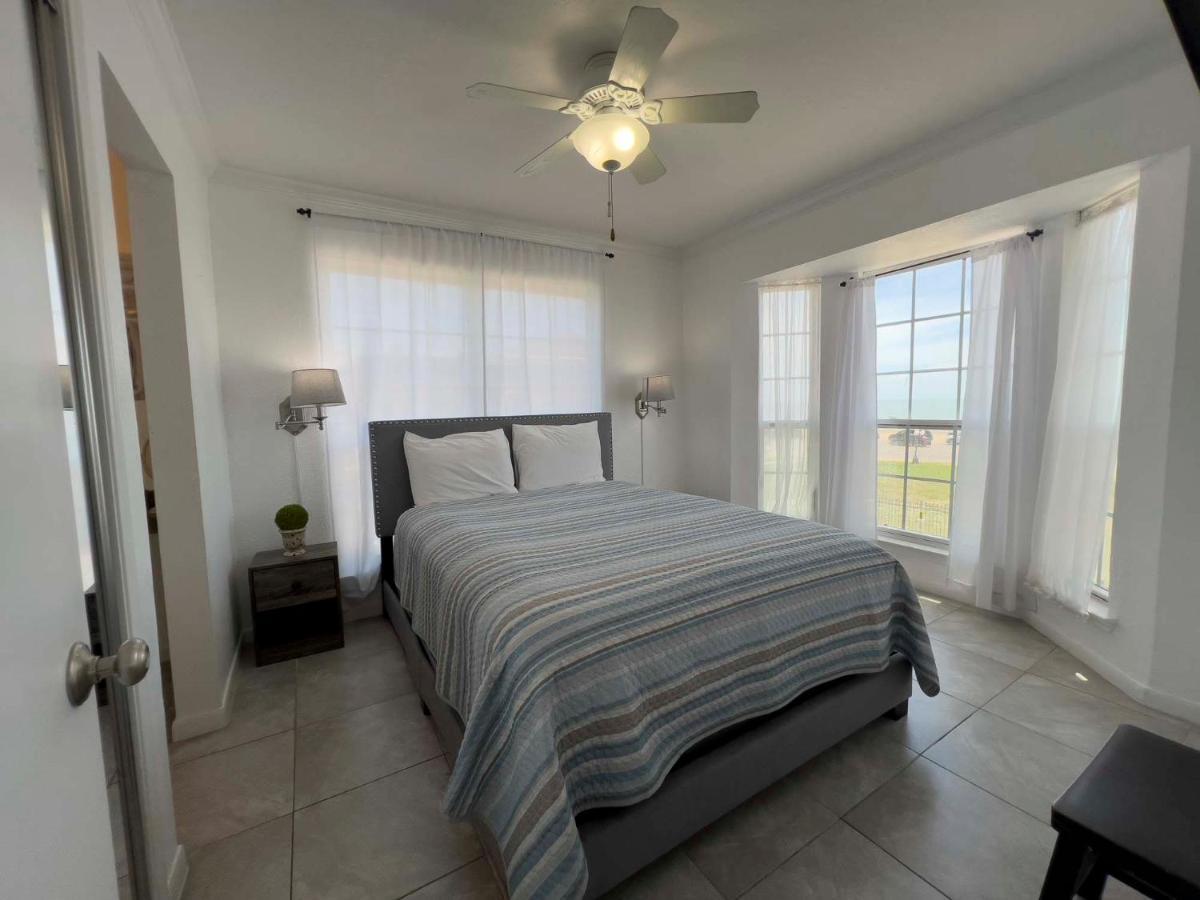 Victorian 8201 Apartment Galveston