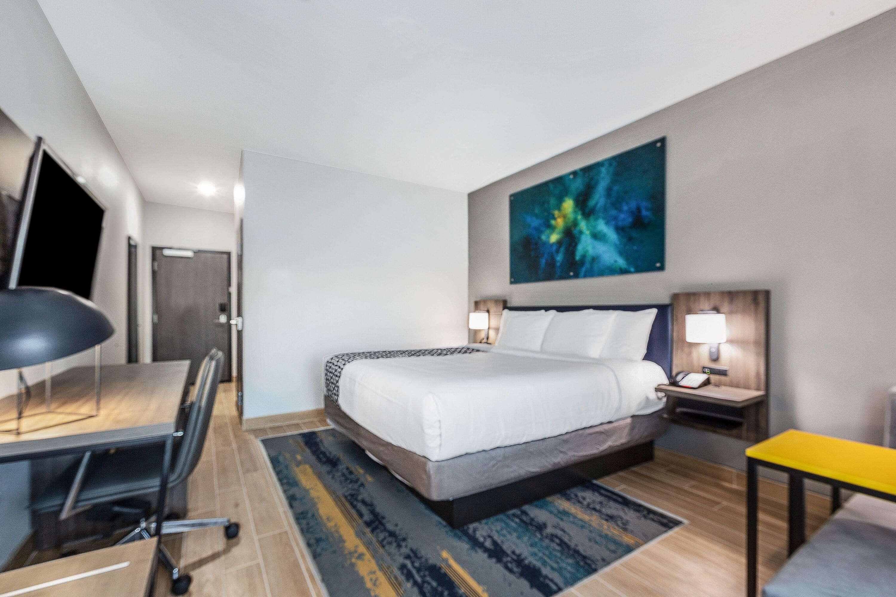 La Quinta & By Wyndham West Seawall Hotel 3*