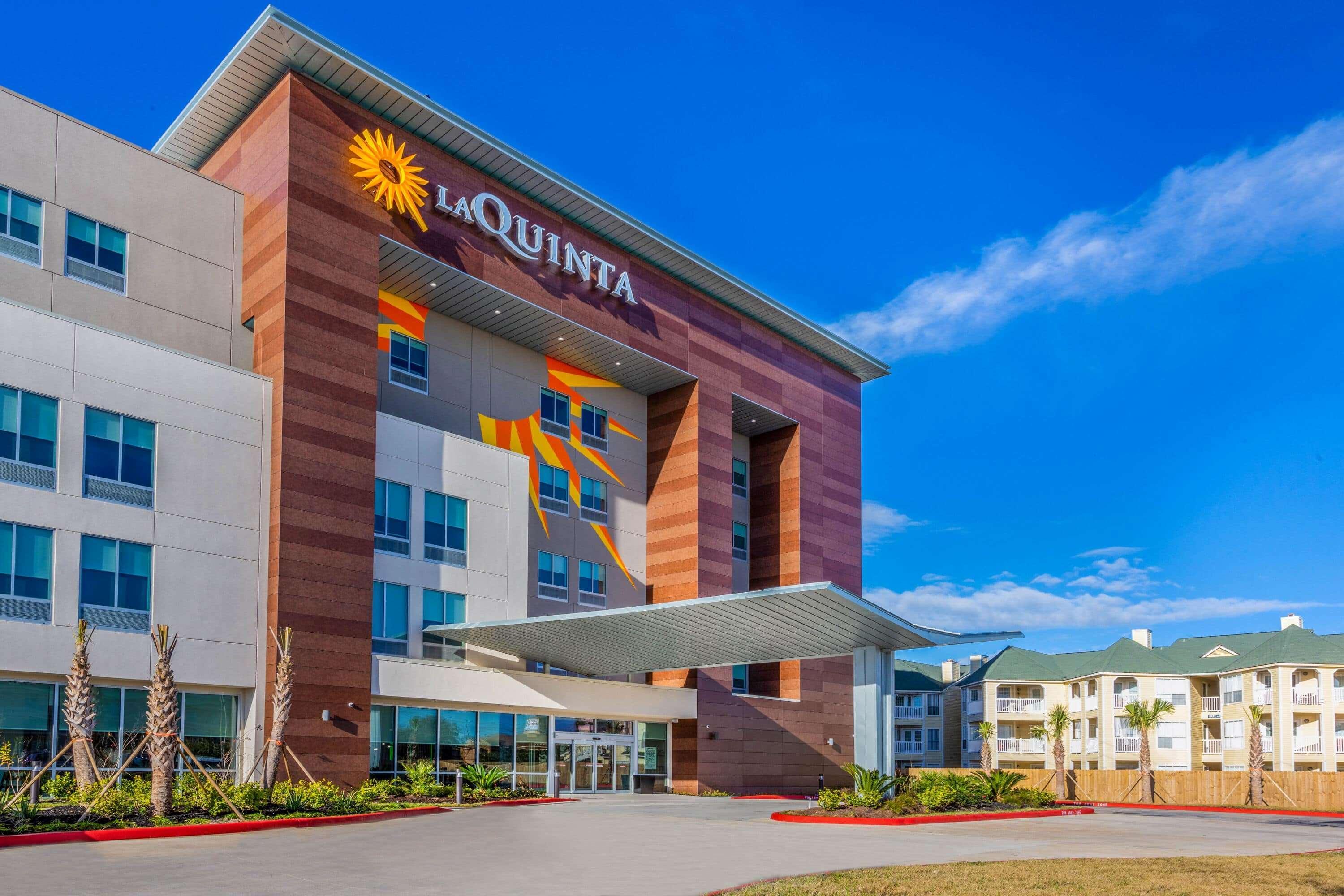 La Quinta & By Wyndham West Seawall Galveston