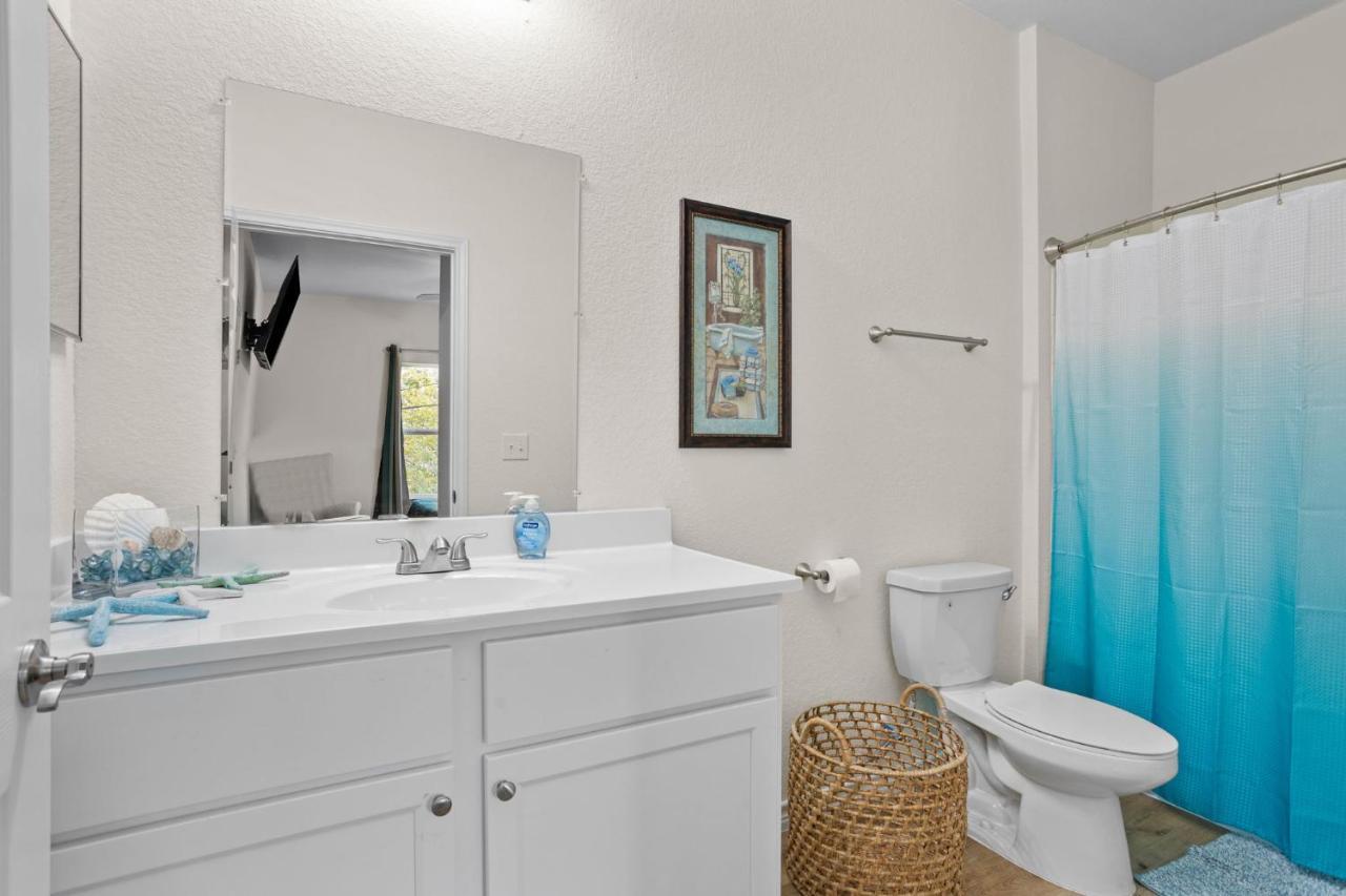 4 Bedroom 2 Bath With Game And Washerdryer