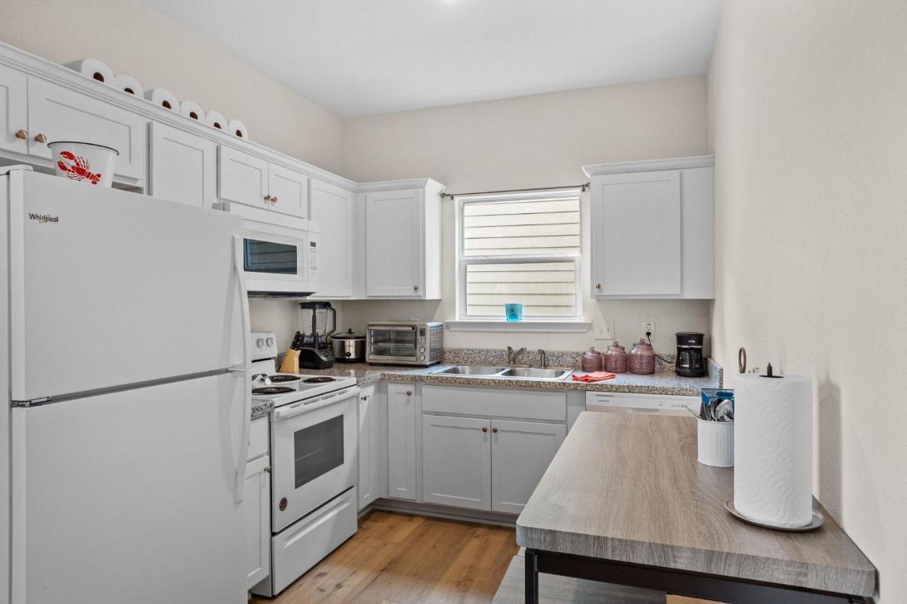 4 Bedroom 2 Bath With Game And Washerdryer * Galveston