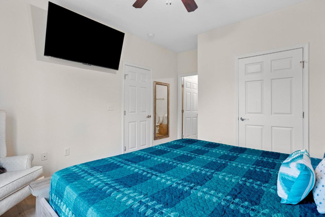 4 Bedroom 2 Bath With Game And Washerdryer *