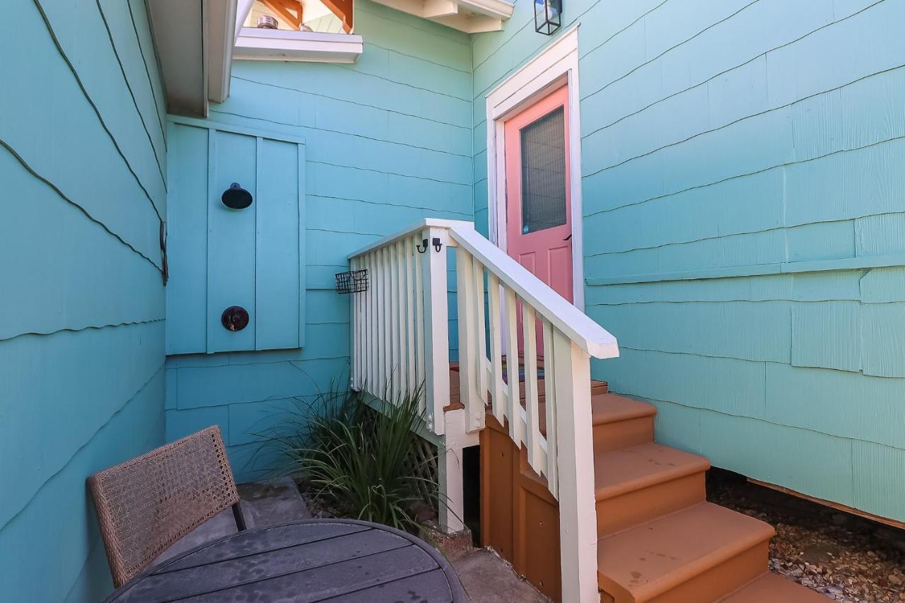 The Old Flamingo Vibrant Just 2 Mins From The Galveston
