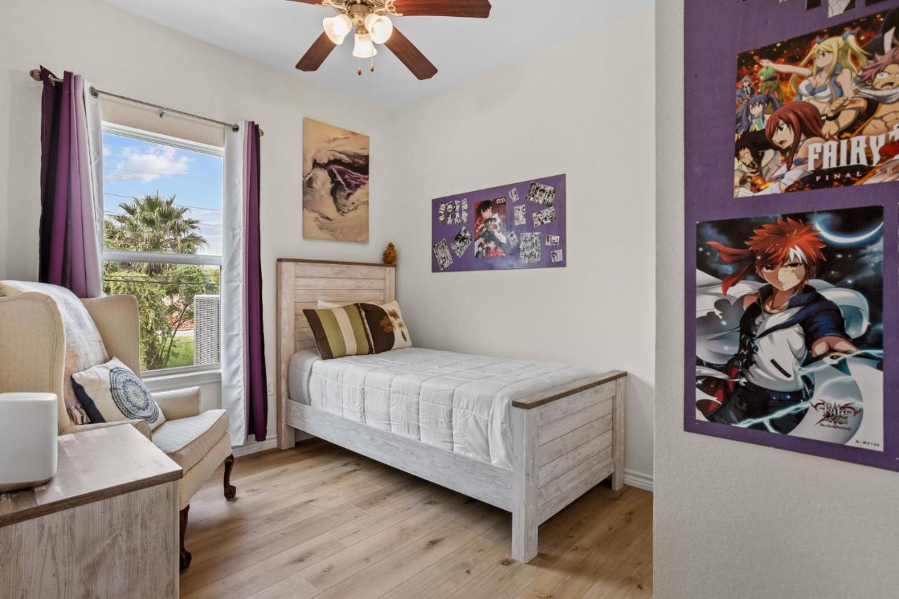 4 Bedroom 2 Bath With Game And Washerdryer Galveston