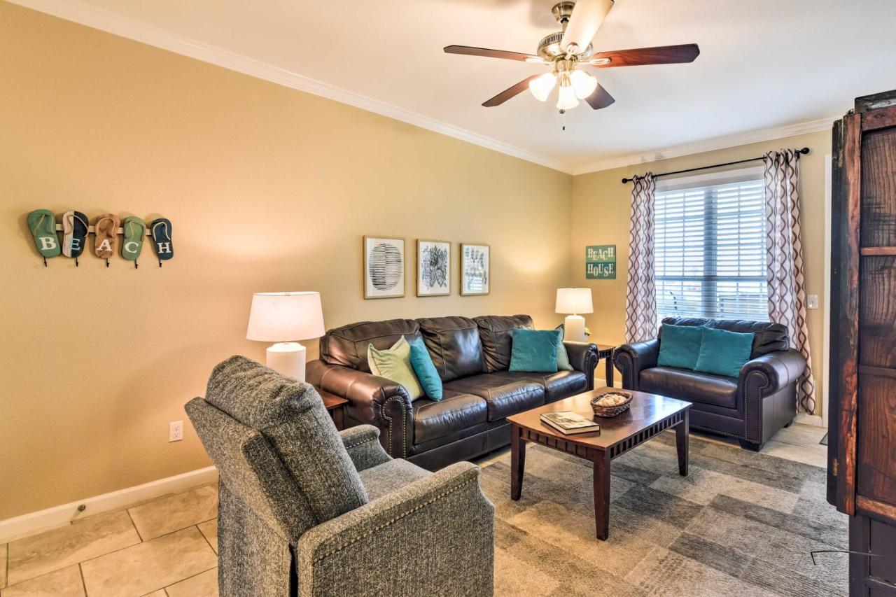 Apartment Retreat With Balcony And Ocean Views! Galveston