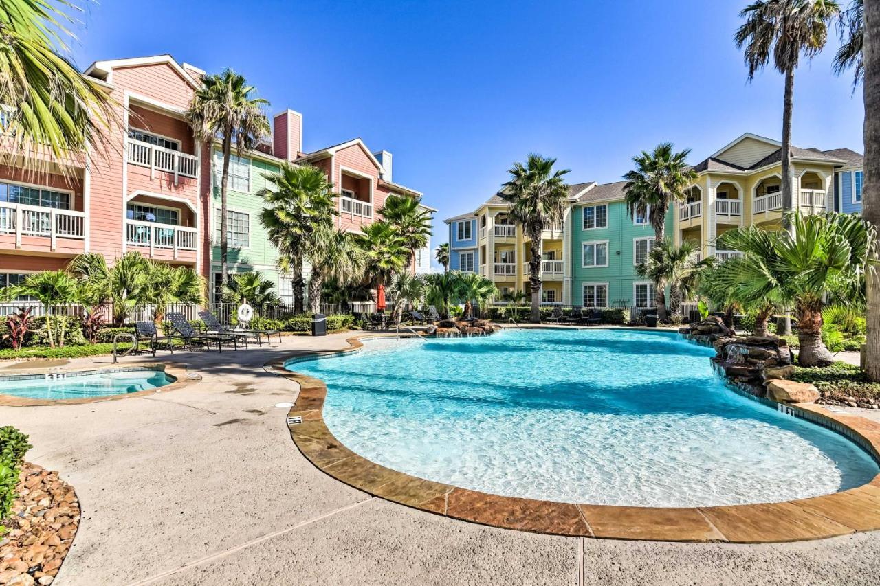 Apartment Retreat With Balcony And Ocean Views!
