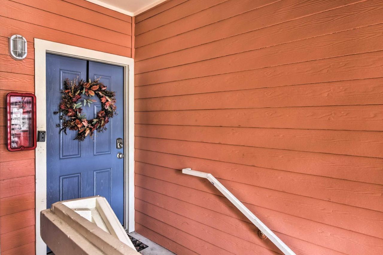 Retreat With Balcony And Ocean Views! * Galveston
