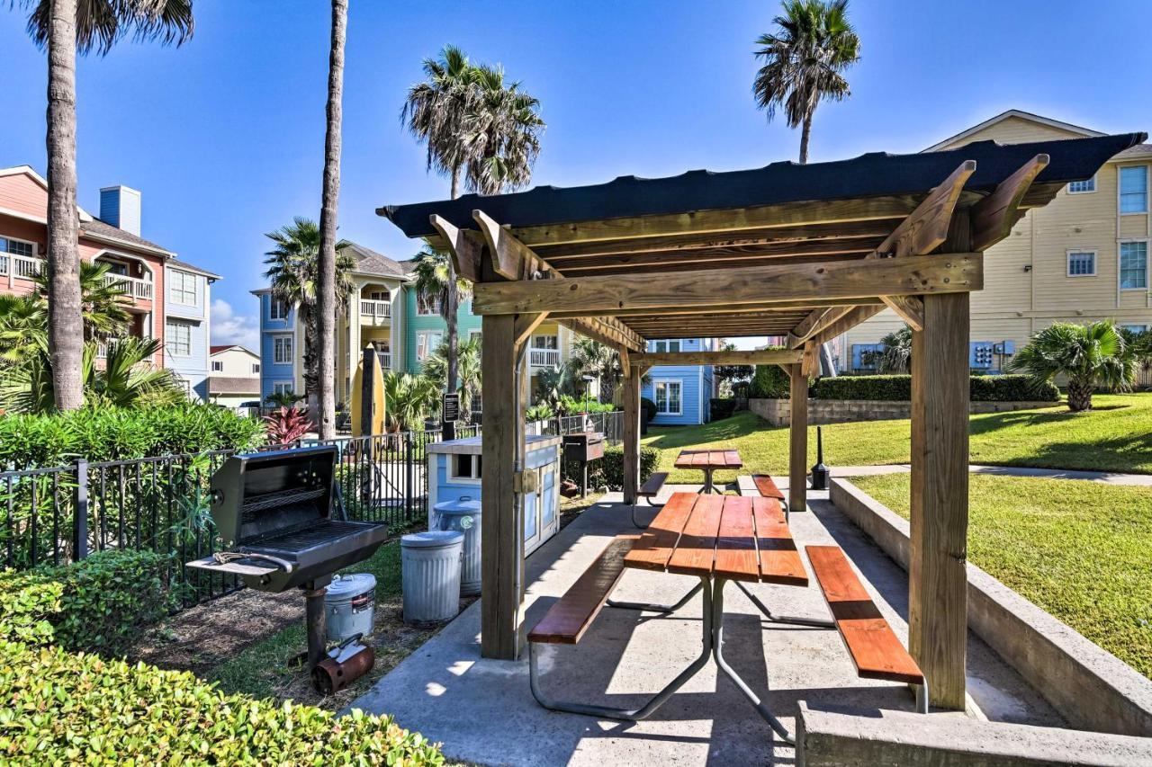 Apartment Retreat With Balcony And Ocean Views! *