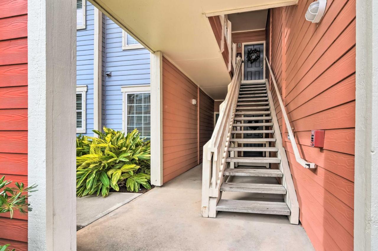 Retreat With Balcony And Ocean Views!