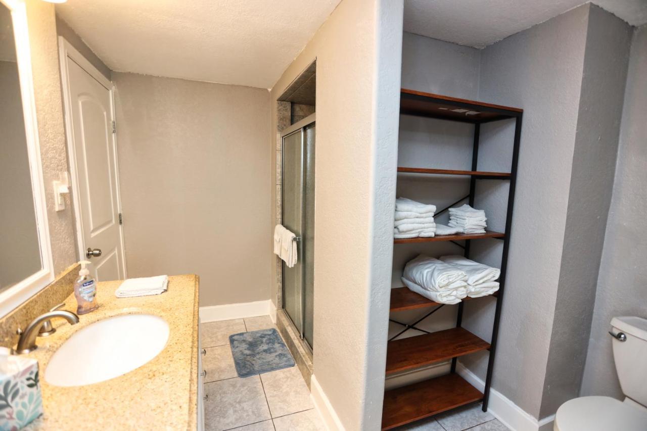Apartment Getaway - Close To Everything