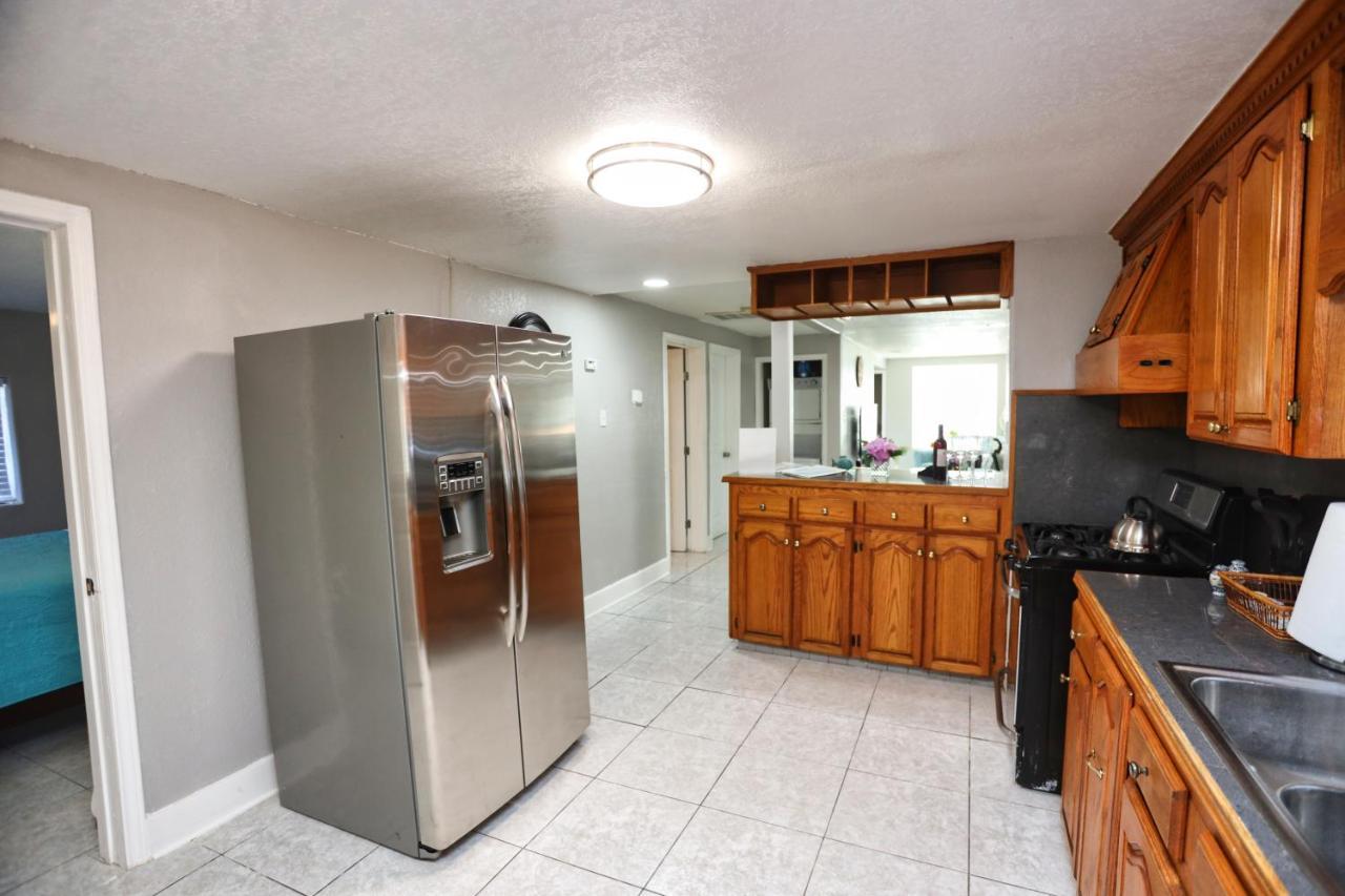 Getaway - Close To Everything Apartment