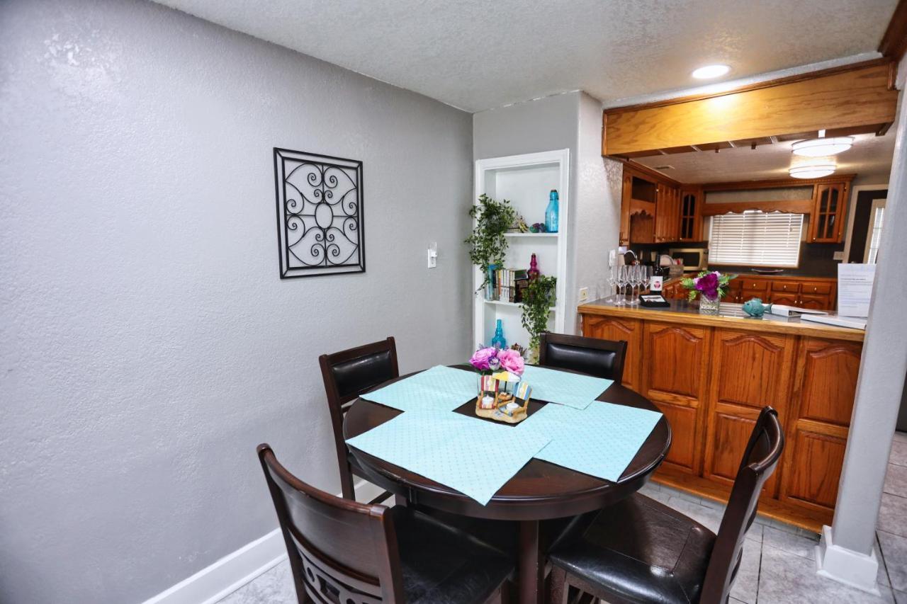 Getaway - Close To Everything Apartment *