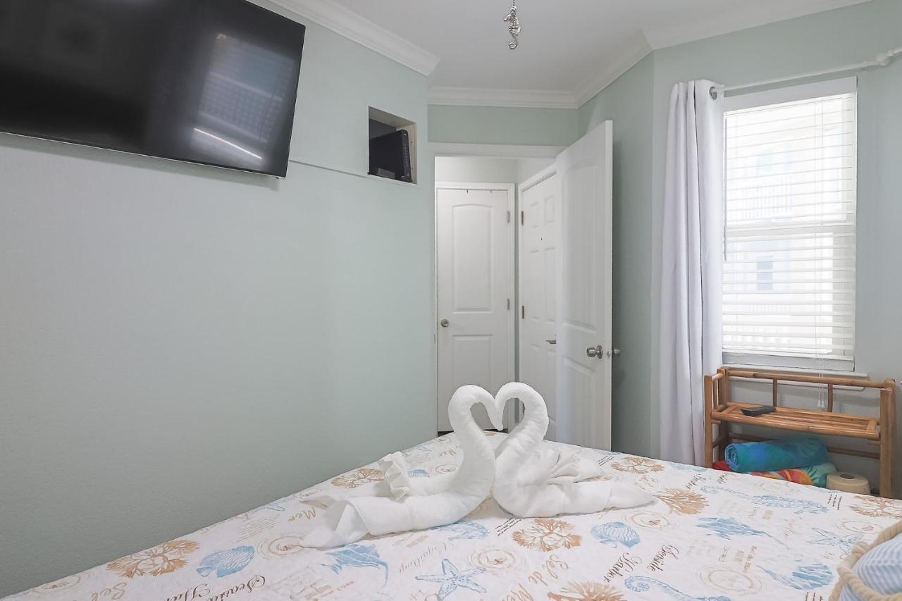 Charming Beachside Lovely Pool Hot Tubs And Boardwalk Holiday home *
