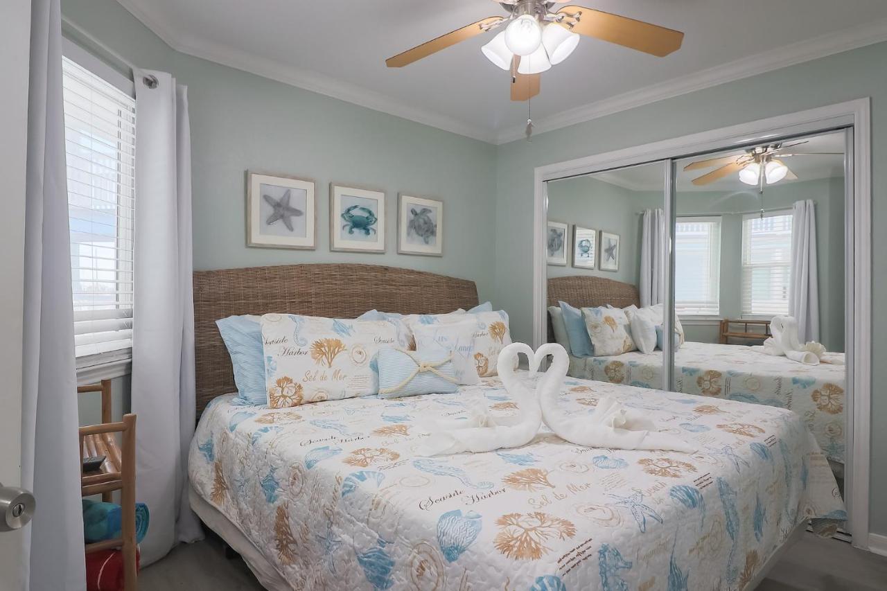 Charming Beachside Lovely Pool Hot Tubs And Boardwalk