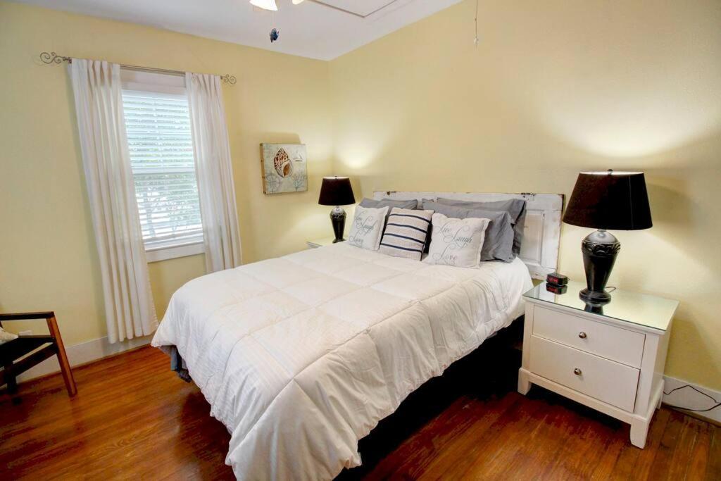 Pelican's Landing At The 3 Palms Apartment Galveston