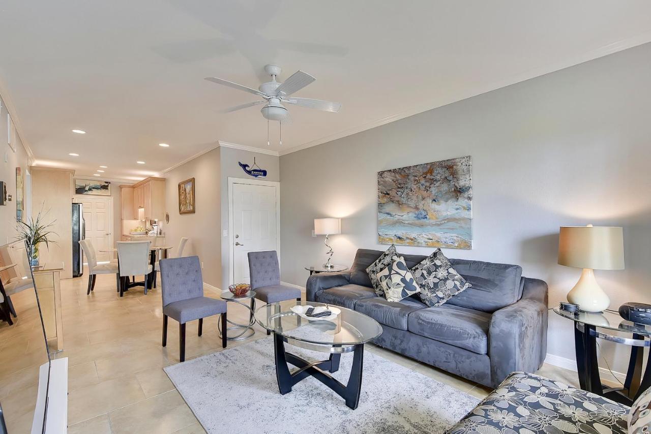 Dawn 916-hook, Wine & Sinker Apartment *