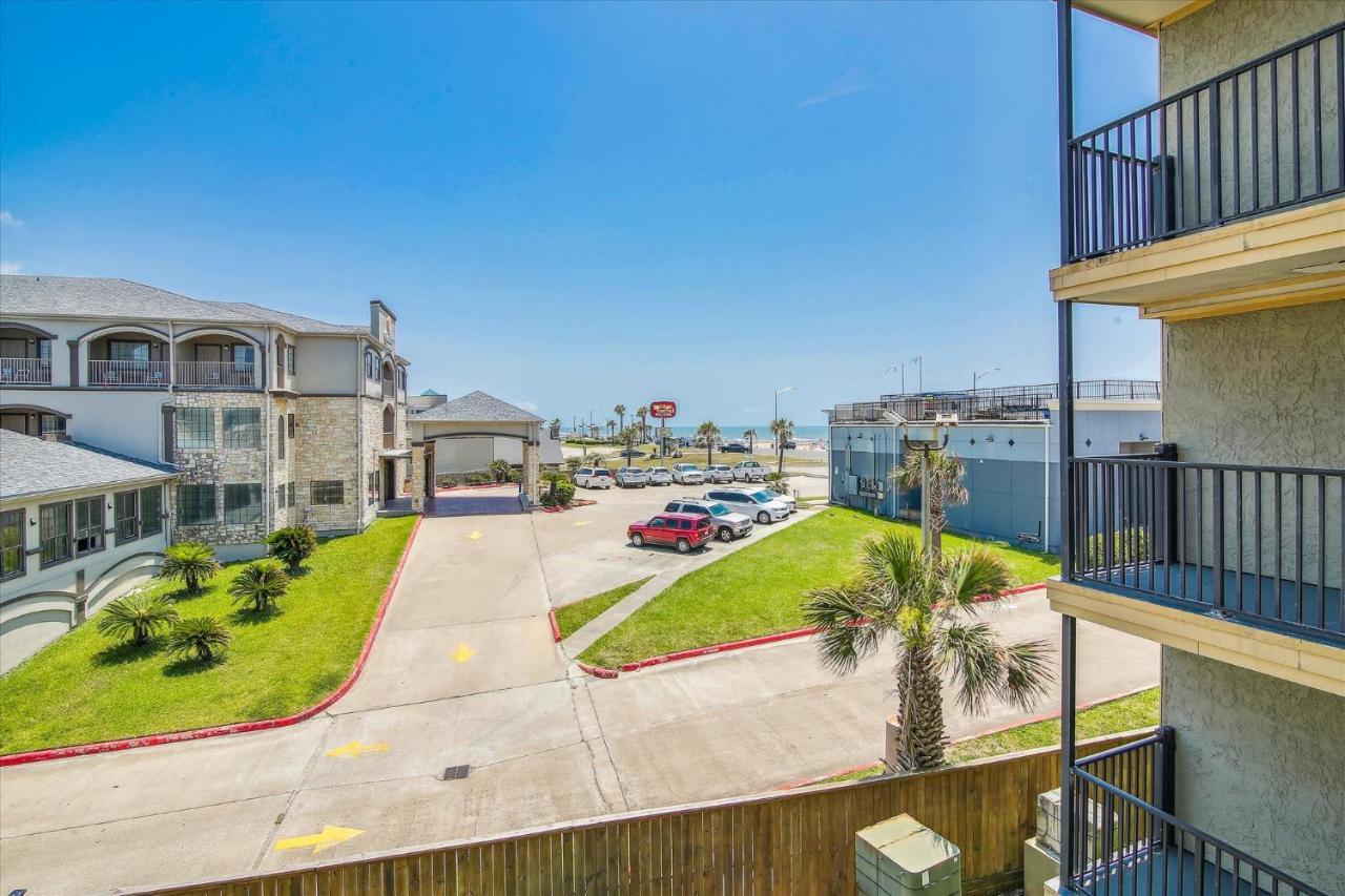 Apartment Victorian 3213 - Ocean View Oasis Galveston