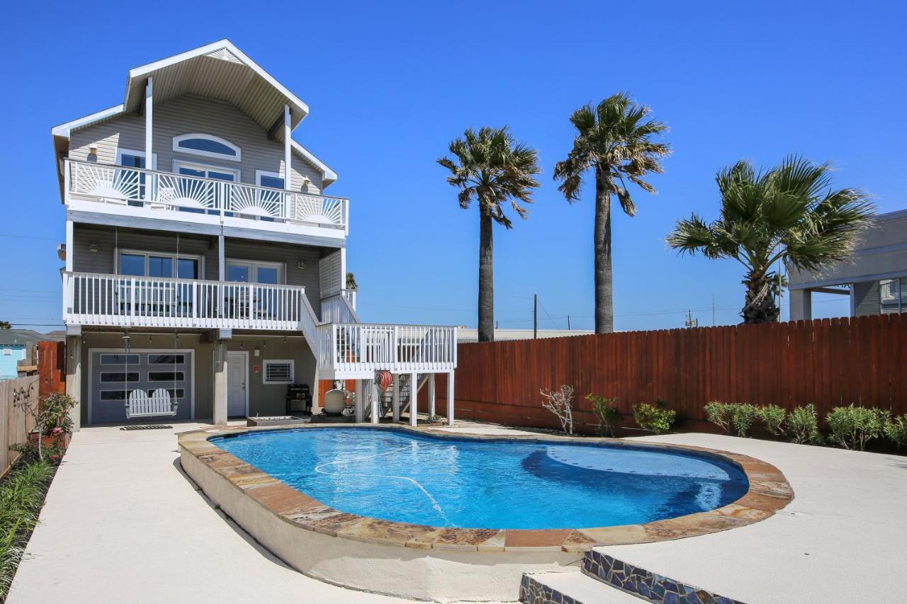 Holiday home Pool Days And Dock Nights Galveston