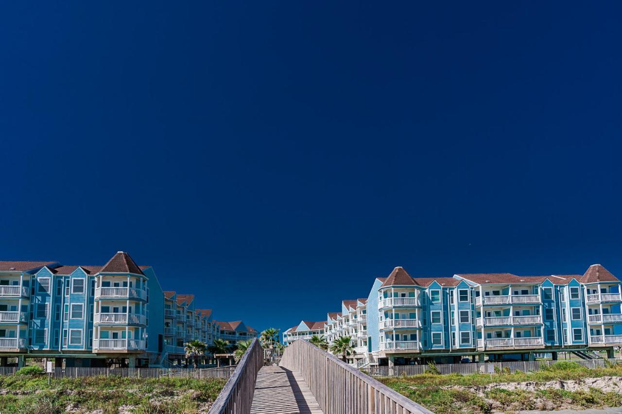 Holiday home Charming Beachside Lovely Pool Hot Tubs And Boardwalk Galveston