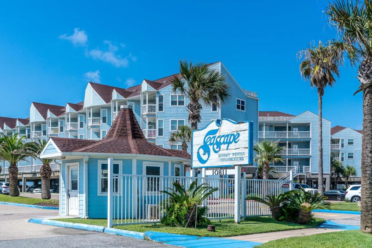 Charming Beachside Lovely Pool Hot Tubs And Boardwalk