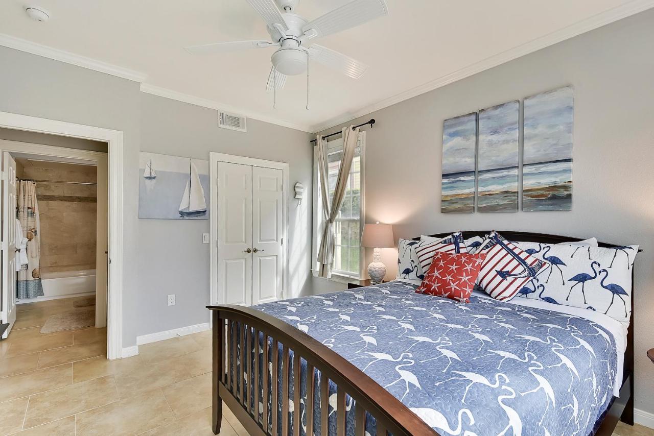 Dawn 916-hook, Wine & Sinker Apartment *