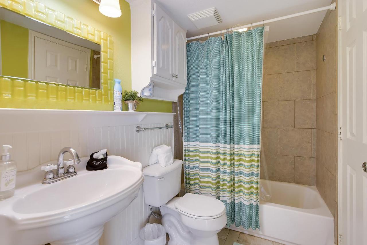 Apartment Seascape 1206 - Pineapple Paradise
