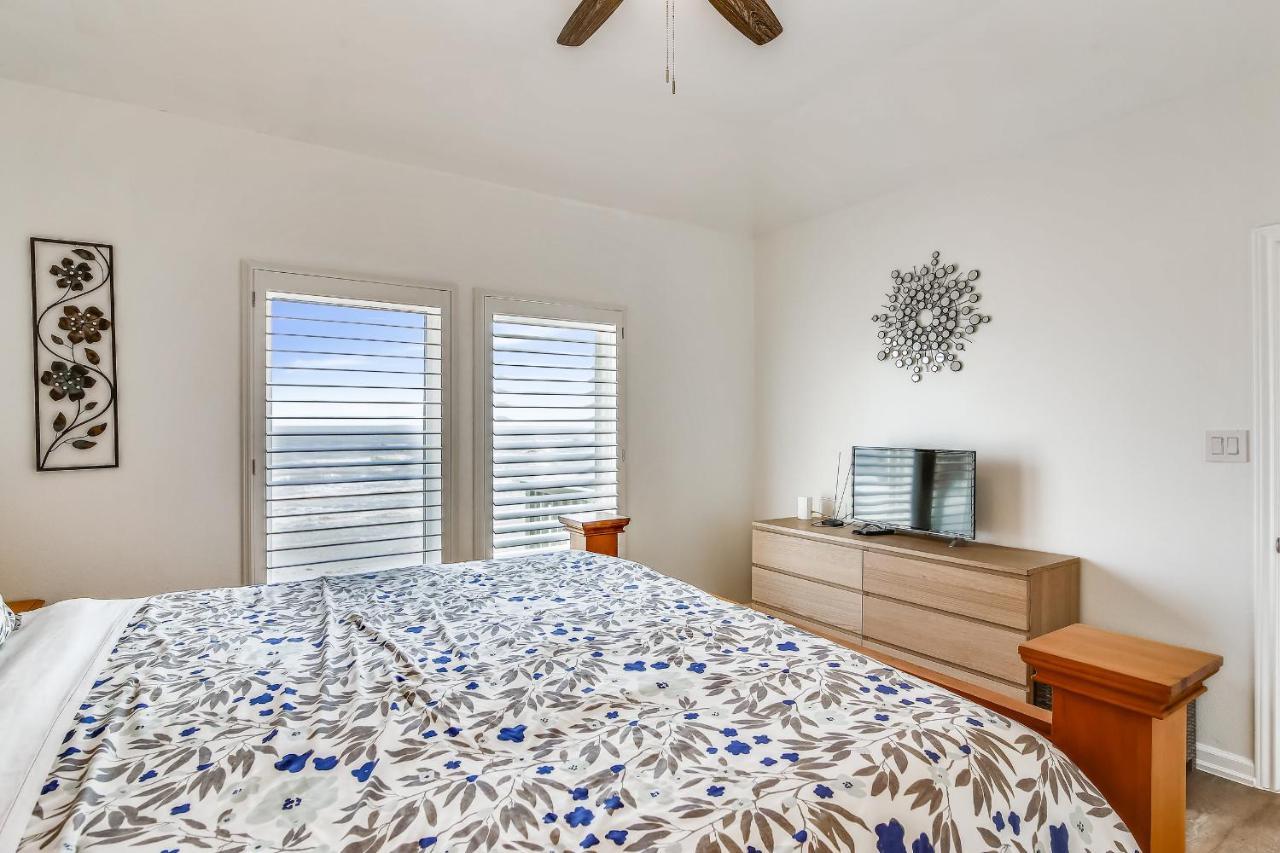 Kahala Beachfront Holiday home *