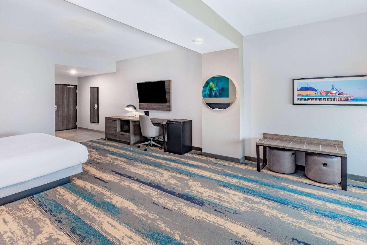 Hotel La Quinta & By Wyndham North At I-45 Galveston