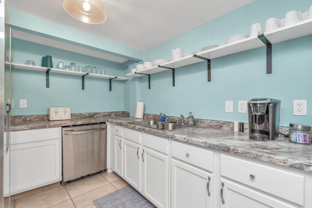 - Sleeps 7 - Minutes To !! Galveston