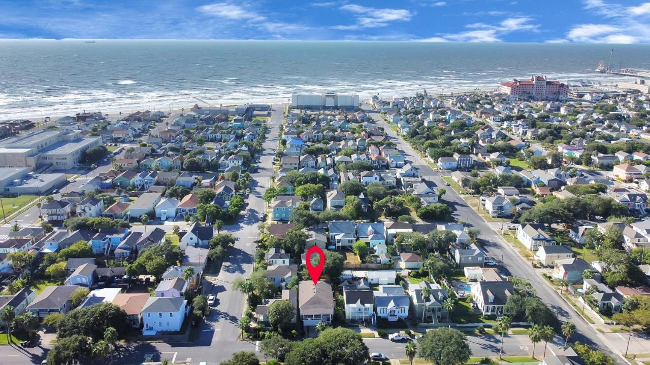 Holiday home Historical House - 2 Min Drive To Sand!! Galveston