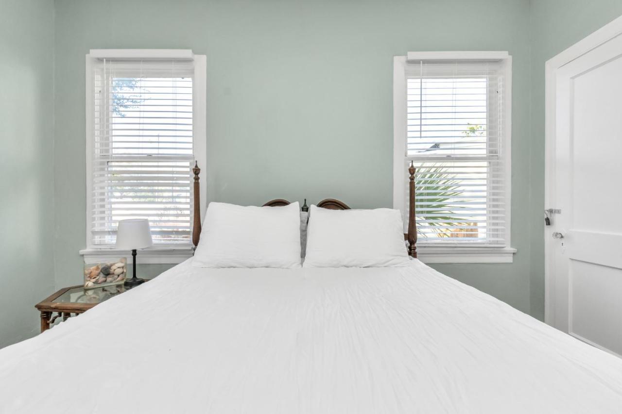 Historical House - 2 Min Drive To Sand!! Holiday home Galveston
