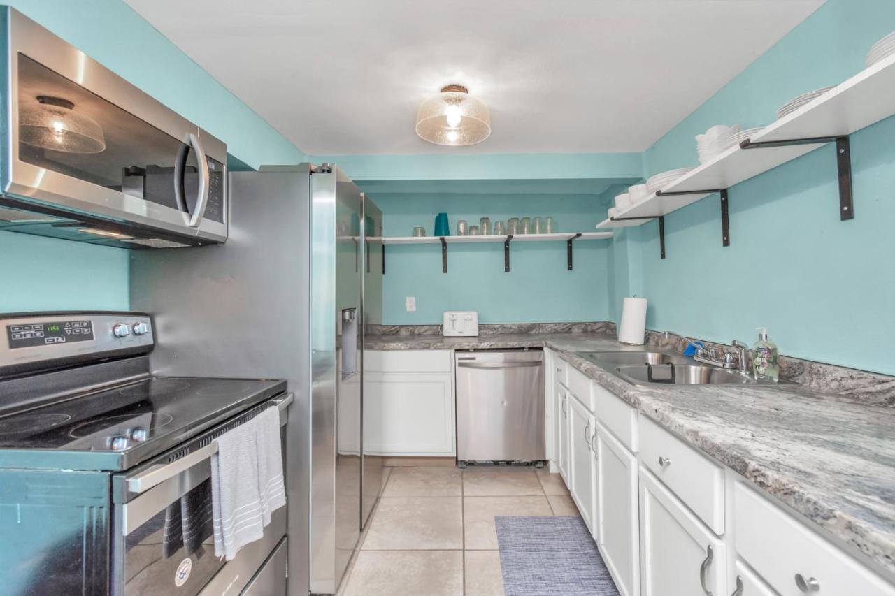 - Sleeps 7 - Minutes To !! *