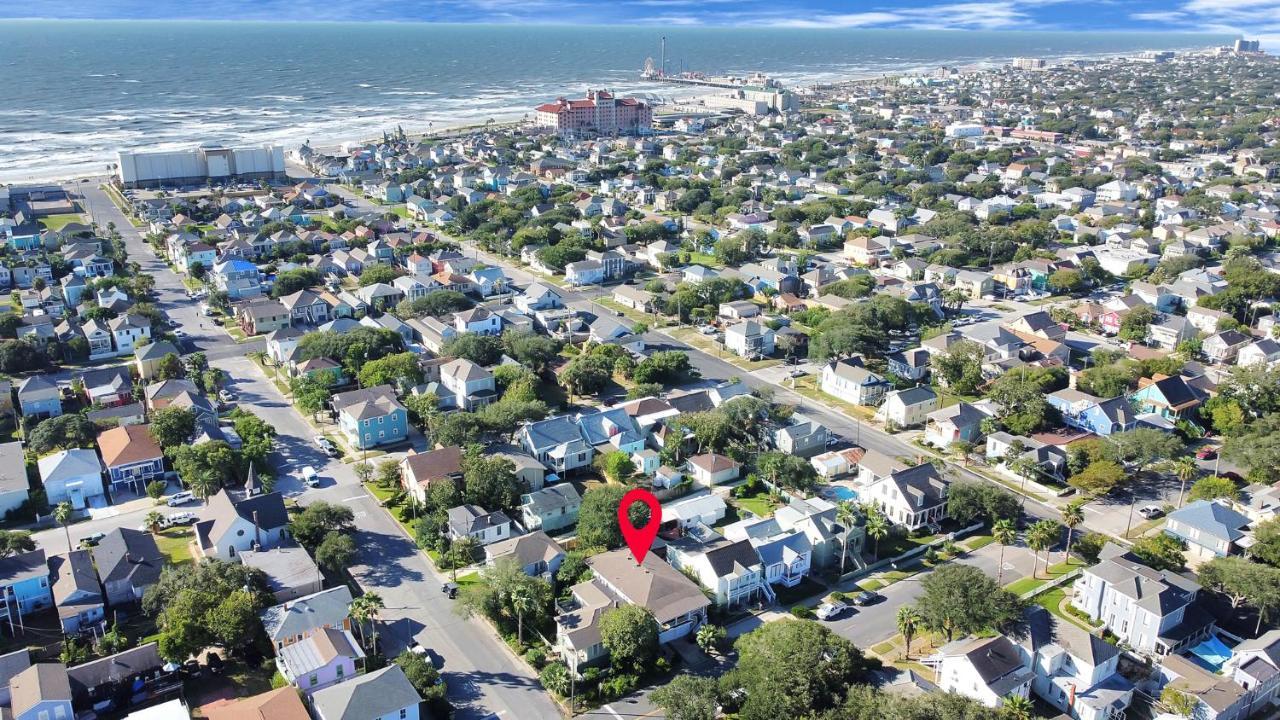 Holiday home Historical House - 2 Min Drive To Sand!! *