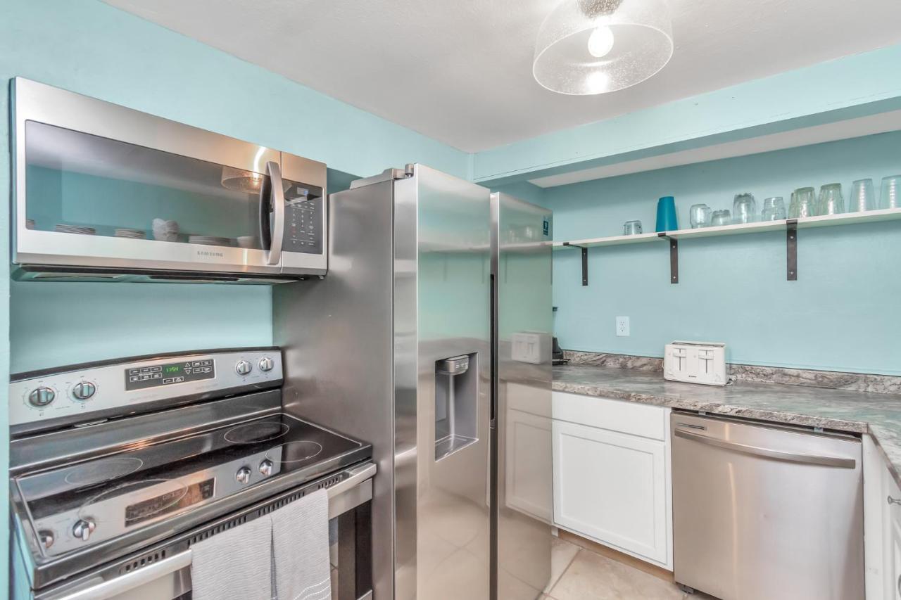 - Sleeps 7 - Minutes To !! Galveston