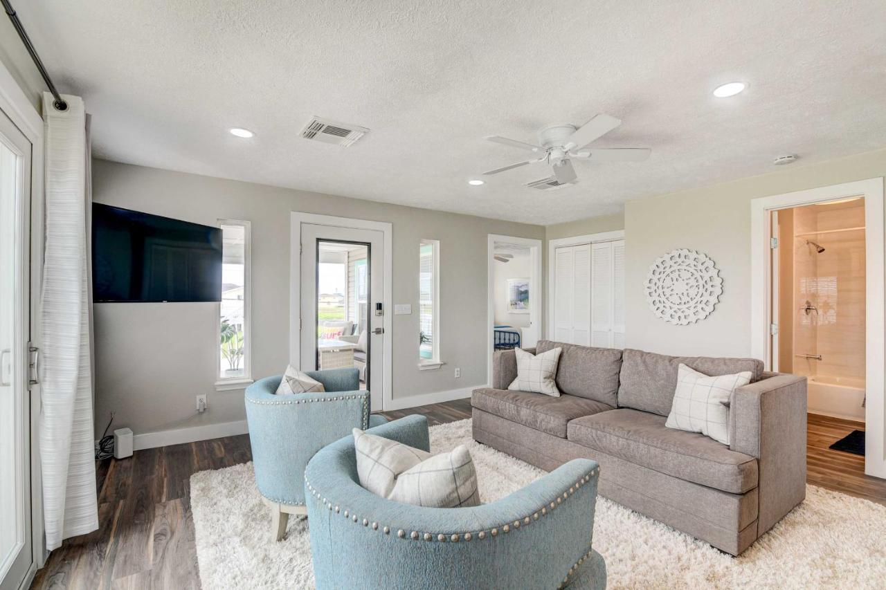 Holiday home Charming Vacation Walk To Beach! Galveston