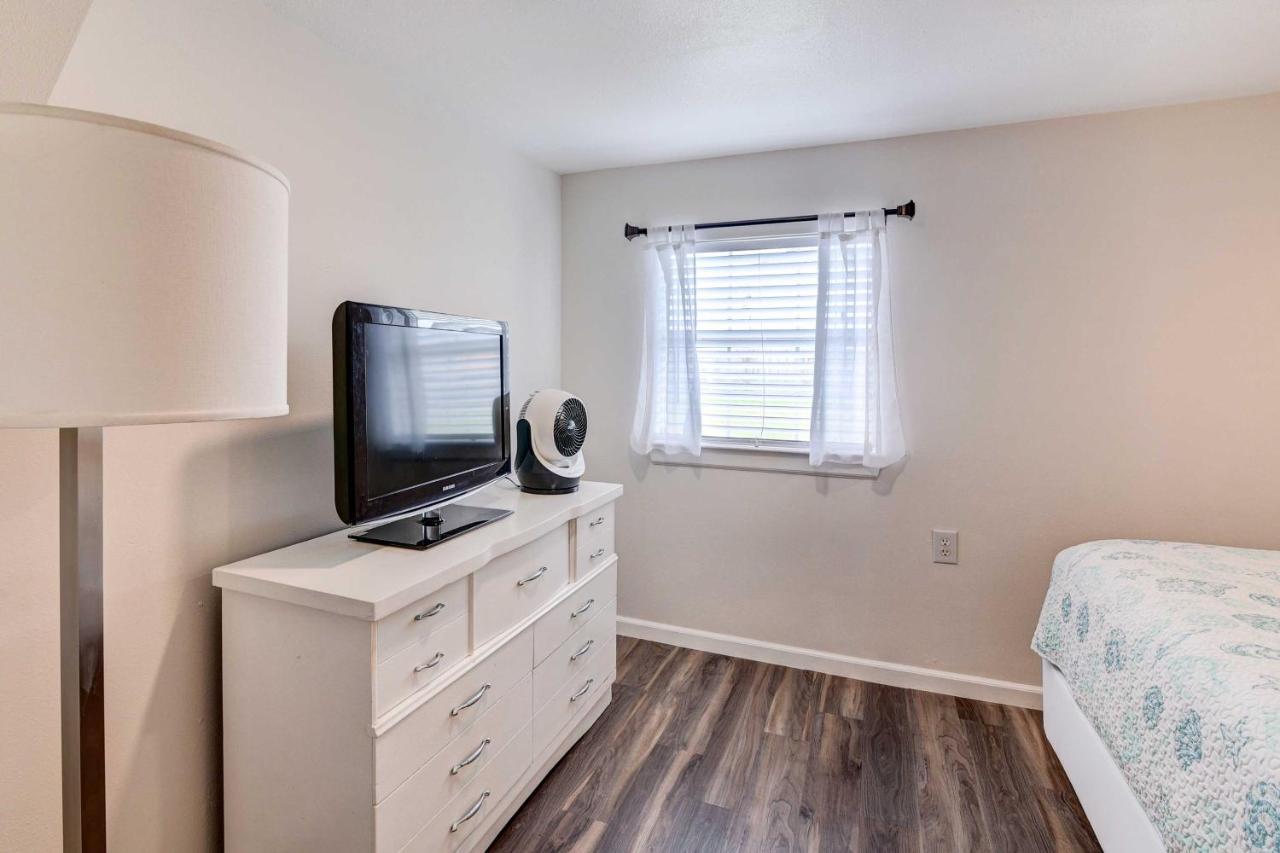 Charming Vacation Walk To Beach! * Galveston