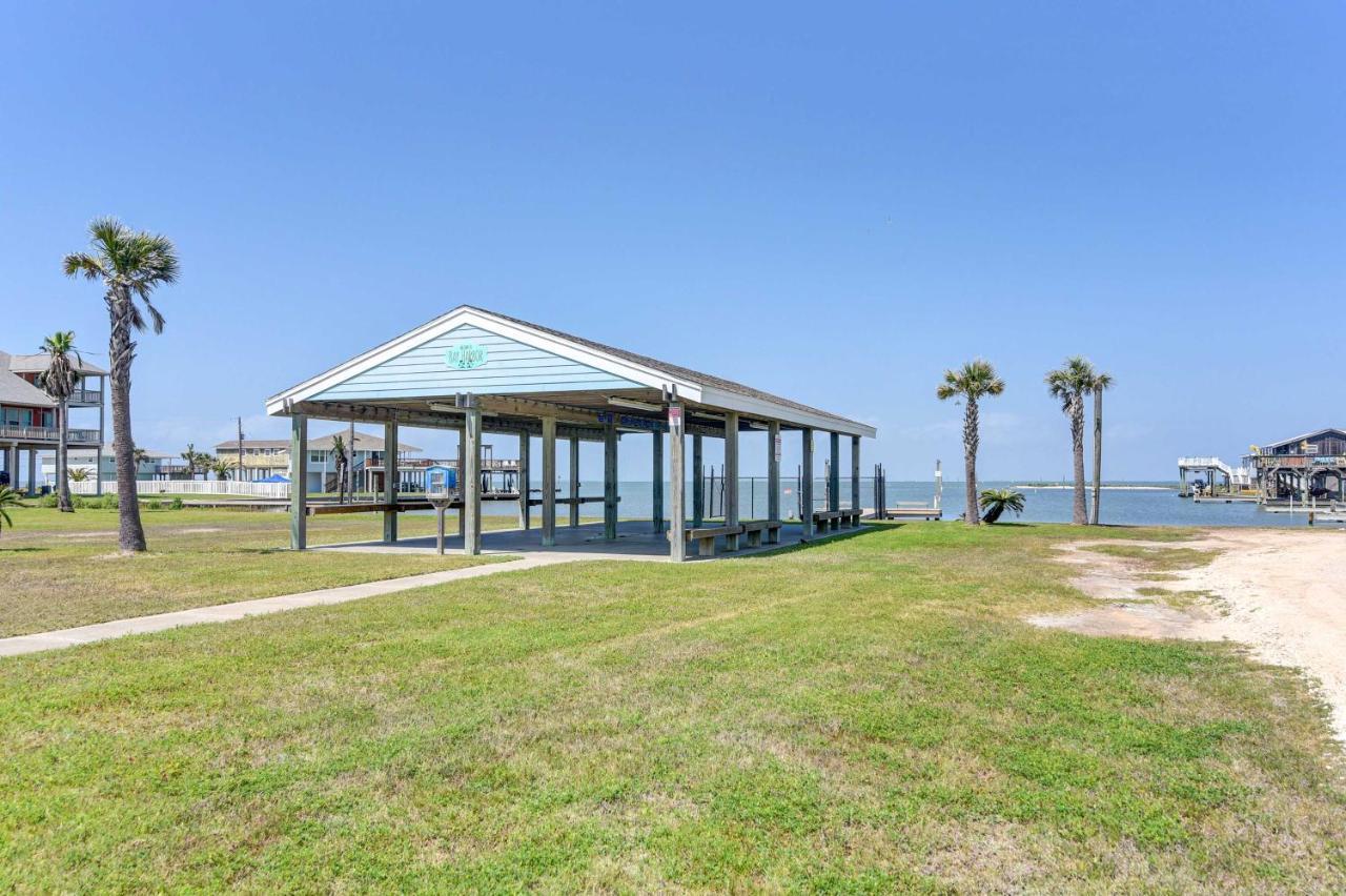 Charming Vacation Walk To Beach! *