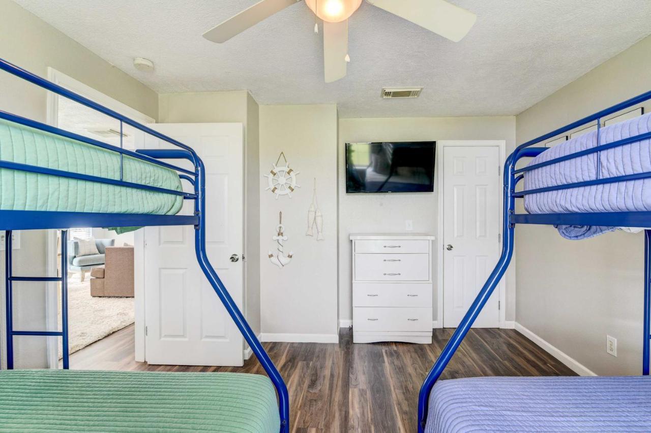 Holiday home Charming Vacation Walk To Beach! Galveston