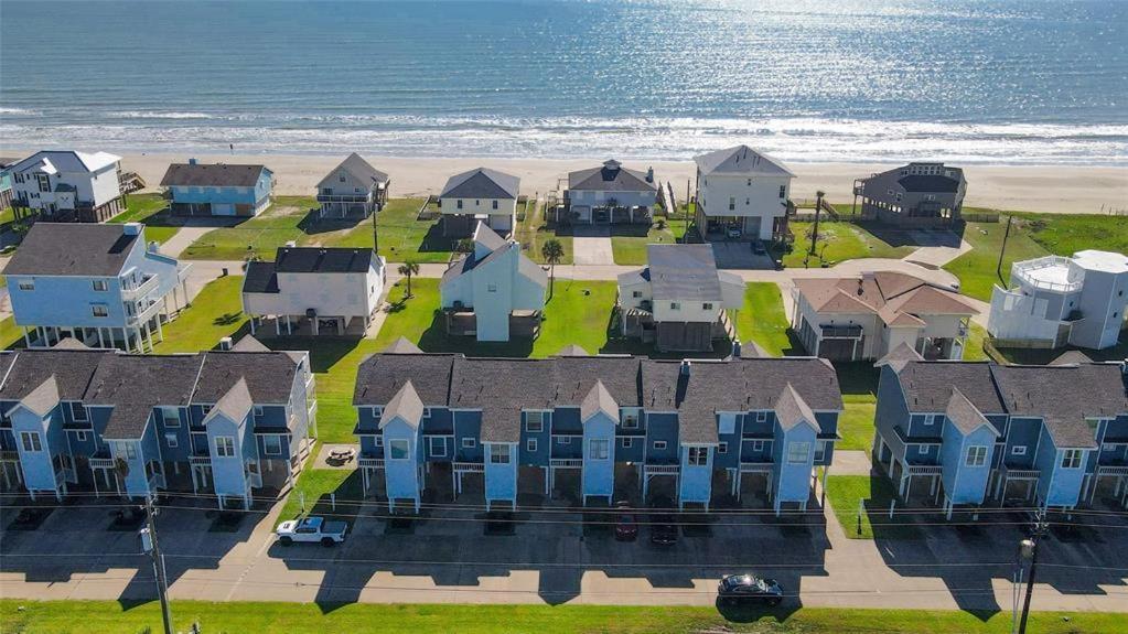 Hot Tub - Ocean Views - Steps To Private - Quiet Location Holiday home *