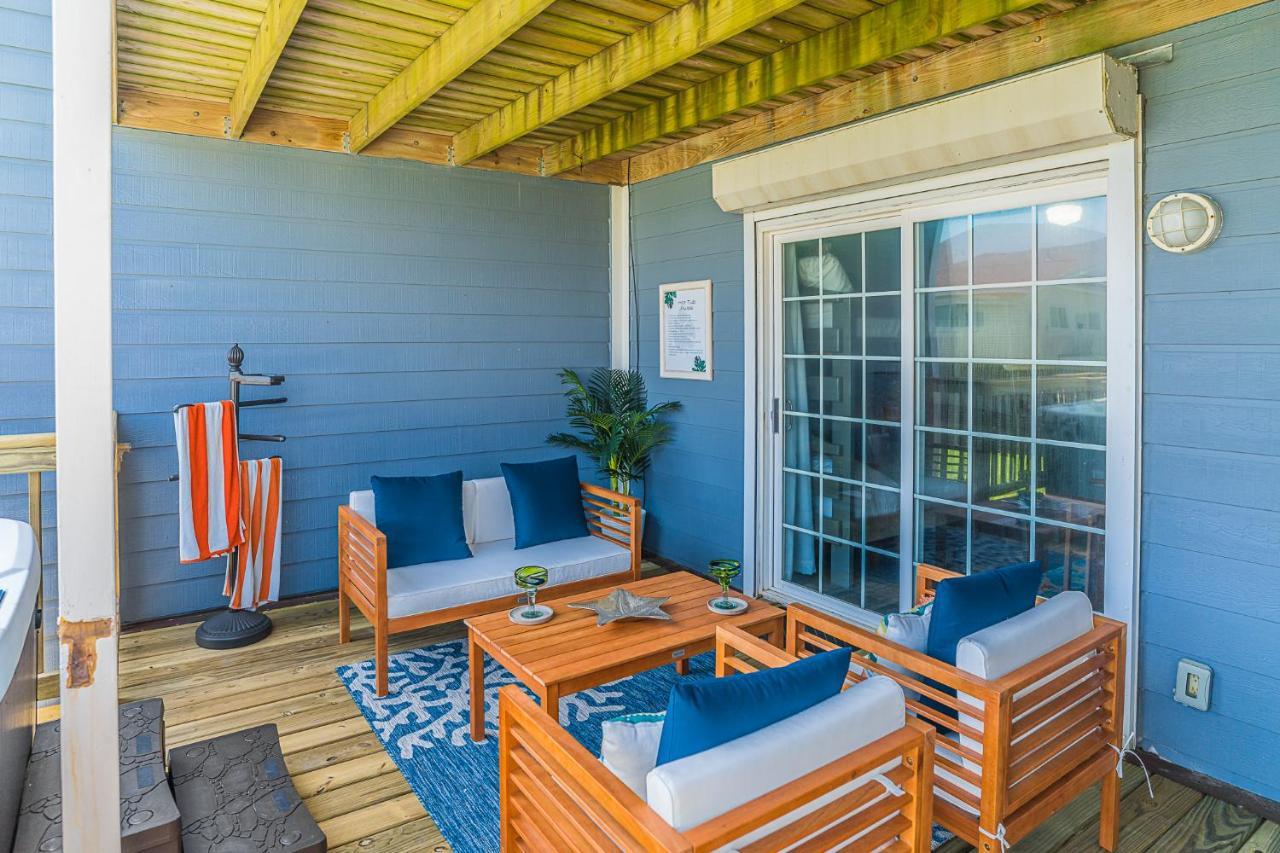 Holiday home Hot Tub - Ocean Views - Steps To Private - Quiet Location *