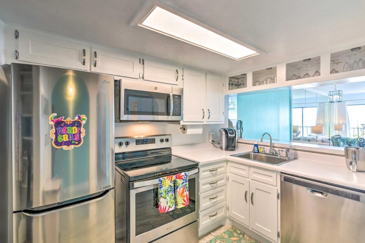 Oceanfront With Balcony And View! * Galveston