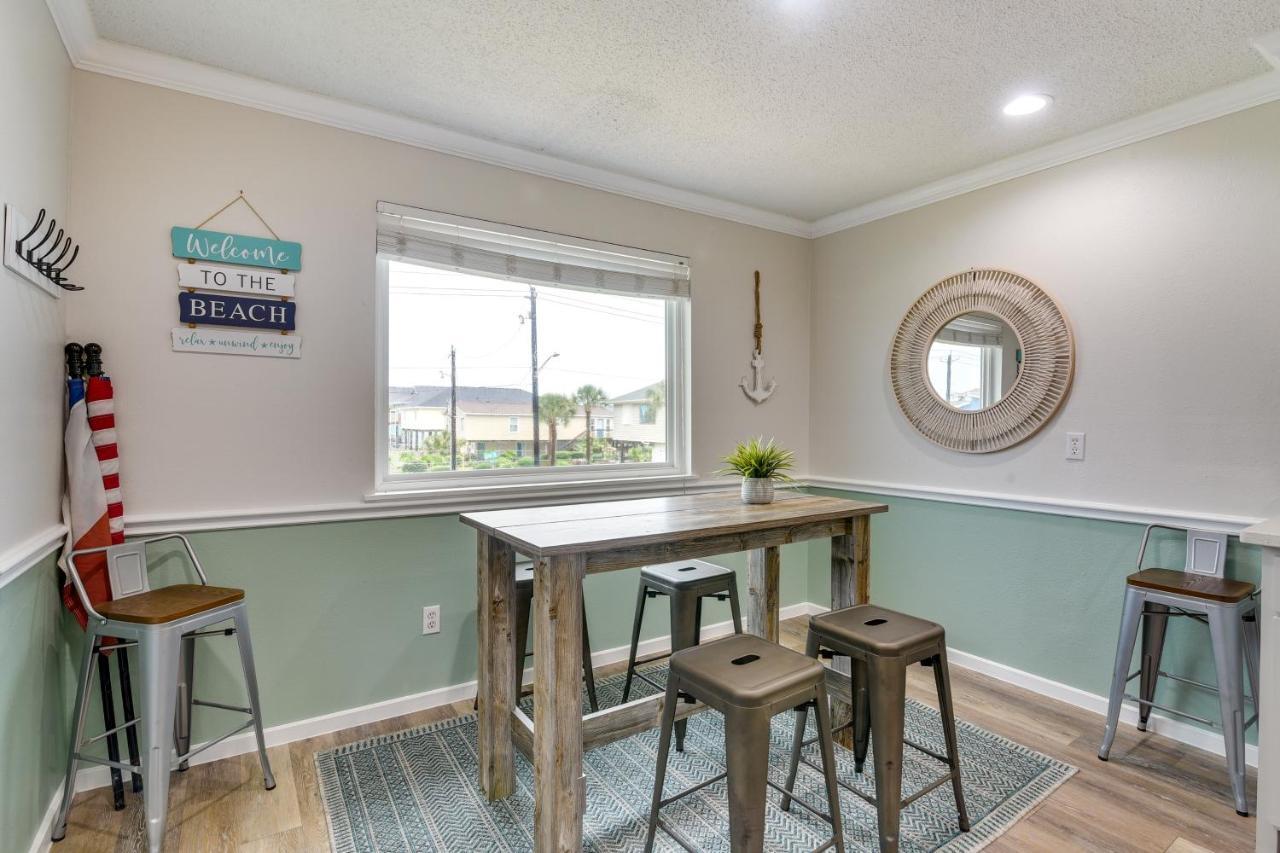 Getaway With Hot Tub Near Beach! Holiday home Galveston