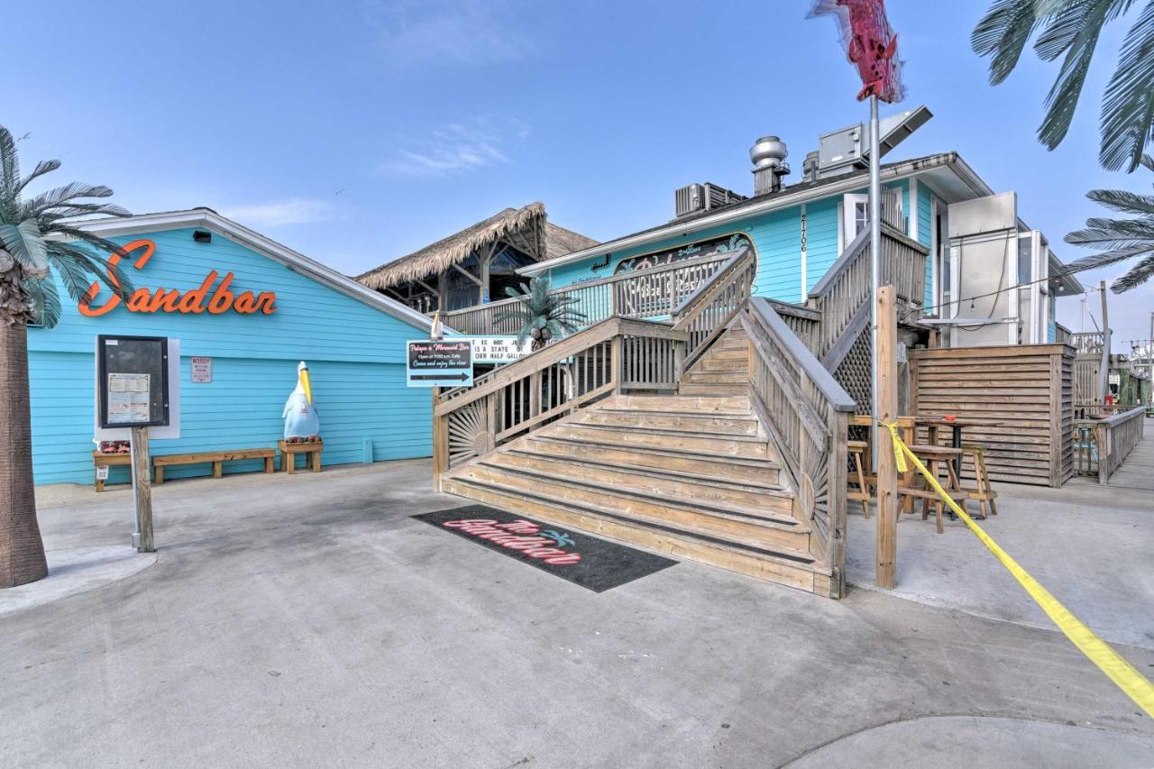 Getaway With Hot Tub Near Beach!