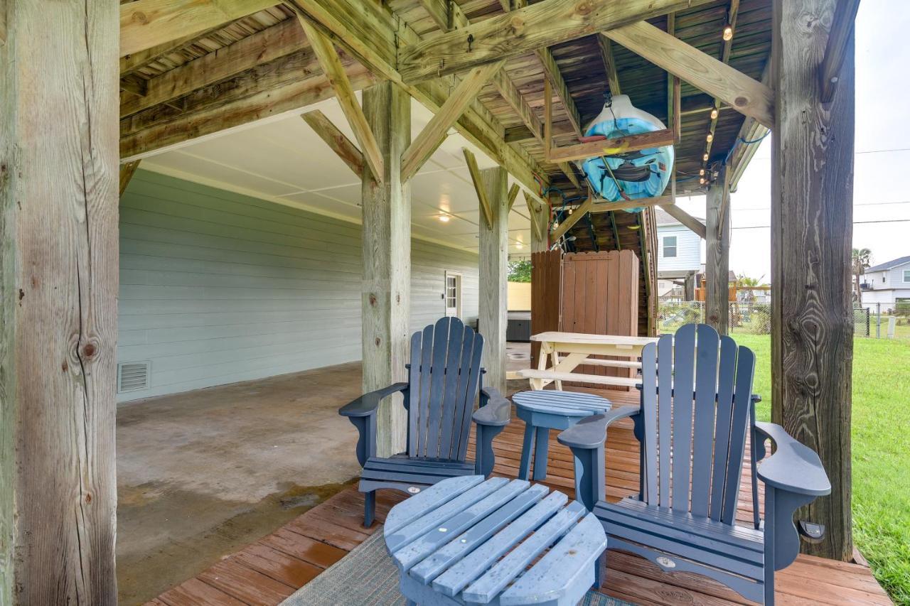 Getaway With Hot Tub Near Beach! Holiday home