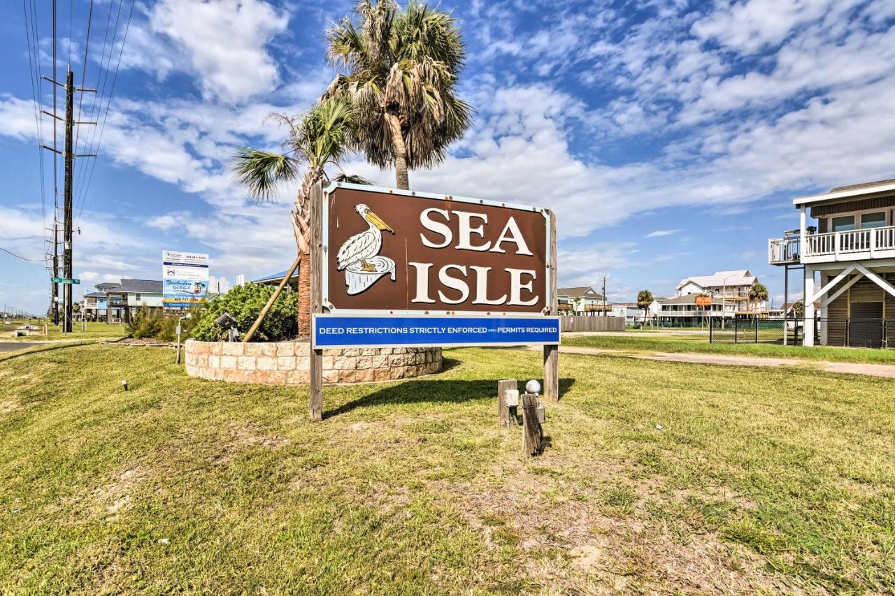 Getaway With Hot Tub Near Beach! Galveston