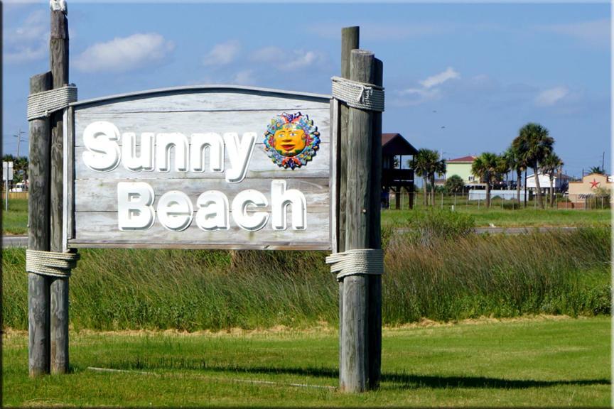 Sunny Sandcastle * Galveston